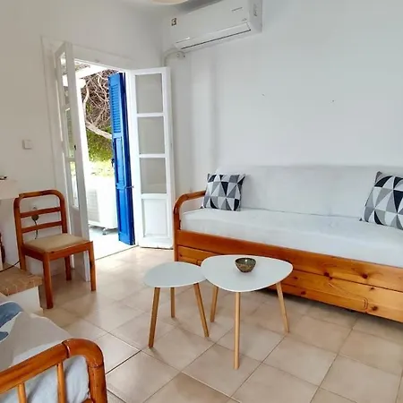 Julia's Seaside Apartment, Leivadakia Prázdninový dům *