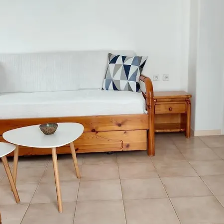 Julia's Seaside Apartment, Leivadakia בית נופש Serifos Town