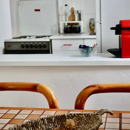 Julia's Seaside Apartment, Leivadakia