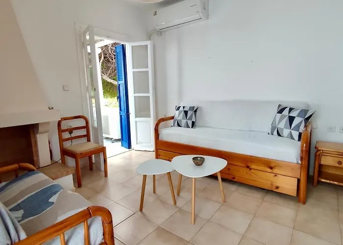 Julia's Seaside Apartment, Leivadakia Prázdninový dům *