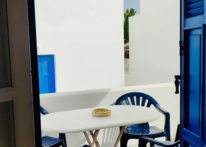 Julia's Seaside Apartment, Leivadakia * Serifos Town