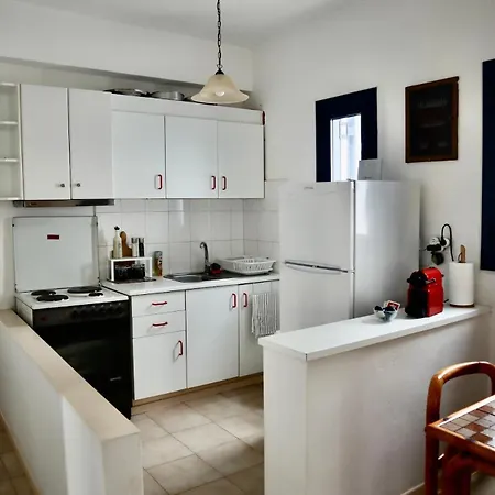 Julia's Seaside Apartment, Leivadakia Serifos Town