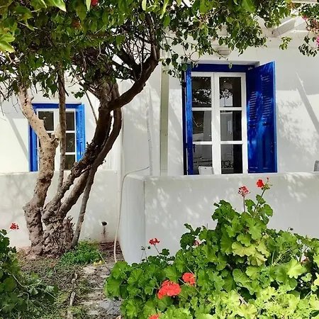 Julia's Seaside Apartment, Leivadakia Serifos Town