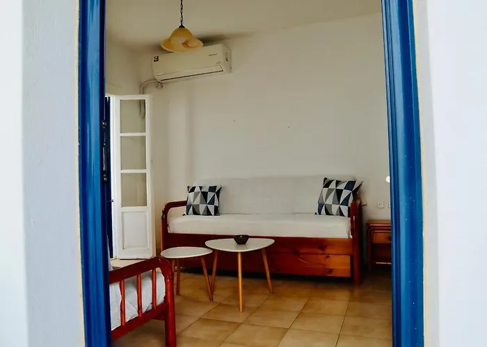 Julia's Seaside Apartment, Leivadakia